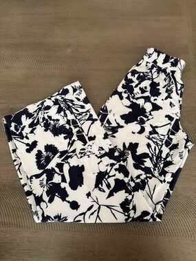 Lululemon Swift Mid-Rise Wide Leg Pant